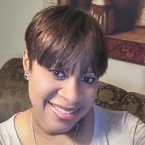 Meet your Posher, Sandra - Picture 1 of 1